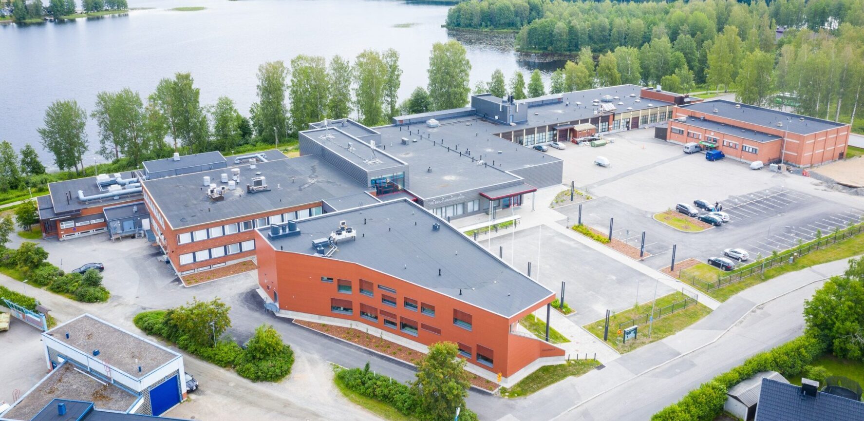 Air photo of YSAO Sankariniemi campus.